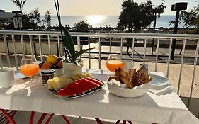 Jamaica Eco Beach Front Sea Views in Fuengirola center